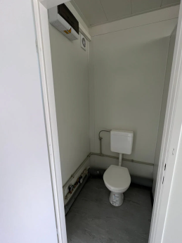 CONTENEDOR SANITARIO DE 6,00 x 2,44 M CON 5 SANITARIOS