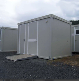 BLOQUE SANITARIO PMR NUEVO CON WC PMR, LAVABO PMR, WC ESTÁNDAR Y LAVAMANOS