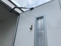 CONTENEDOR WC CON CISTERNA CABINA