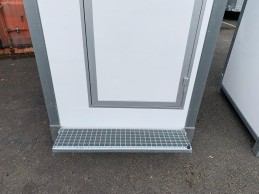 CONTENEDOR WC CON CISTERNA CABINA