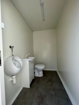 REMOLQUE SANITARIO AUTONOMO CON TANQUE DE 700 LITROS