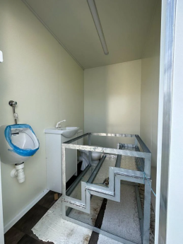 REMOLQUE SANITARIO AUTONOMO CON TANQUE DE 700 LITROS