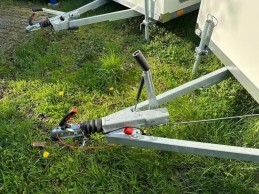 REMOLQUE SANITARIO AUTONOMO CON TANQUE DE 700 LITROS