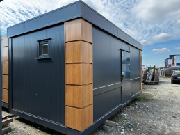 CONTENEDOR SANITARIO EQUIPADO CON 4x INODOROS / 1x URINARIO / 3x LAVABOS