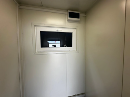 CONTENEDOR SANITARIO EQUIPADO CON 4x INODOROS / 1x URINARIO / 3x LAVABOS