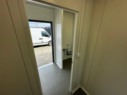 CONTENEDOR SANITARIO EQUIPADO CON 4x INODOROS / 1x URINARIO / 3x LAVABOS