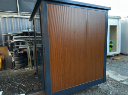 CONTENEDOR SANITARIO DOBLE 2 CABINAS DE INODORO / INODORO + URINARIO