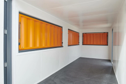 CONTENEDOR MARÍTIMO TRANSFORMADO EN CAFETERÍA /BAR / SNACK