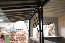 CONTENEDOR MARÍTIMO DE 6 METROS EQUIPADO PARA USO DE BAR/CAFETERÍA