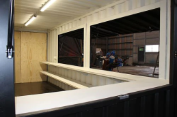 CONTENEDOR MARÍTIMO DE 6 METROS EQUIPADO PARA USO DE BAR/CAFETERÍA