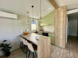 CASA BERYL SHADOW TURNER MALTA DE ROBLE