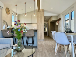 CASA EMERALD 12X4 MT