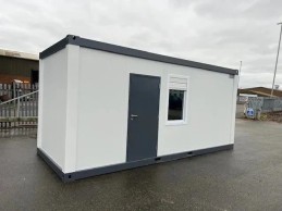 CONTENEDOR DE OFICINA ESTÁNDAR CON PUERTA CENTRAL