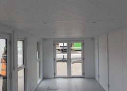 CONTENEDOR OFICINA 30 PIES CON ASEO COMPLETO