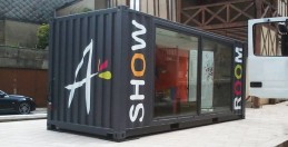 CONTENEDOR MARÍTIMO CONVERTIDO EN OFICINA DE VENTA