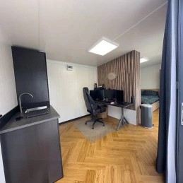 CASA/OFICINA CONTENEDOR DE 8X3 M – MODELO HELSINKI CON COCINA Y BAÑO
